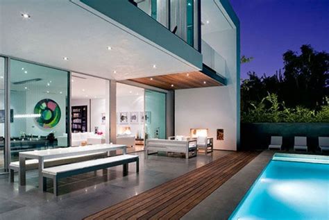 Modern House Design with Comfortable Interior Ideas - Pool | Viahouse.Com