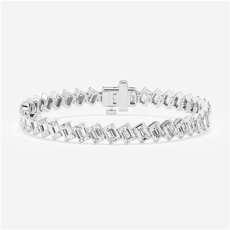 The 20 Best Lab-Grown Diamond Tennis Bracelets of 2023 | by Brides