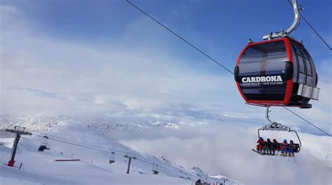 10 Best Ski Resorts in New Zealand, 2024/25