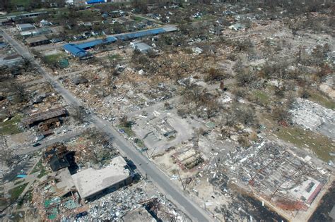 File:Hurricane katrina damage gulfport mississippi.jpg - Wikipedia