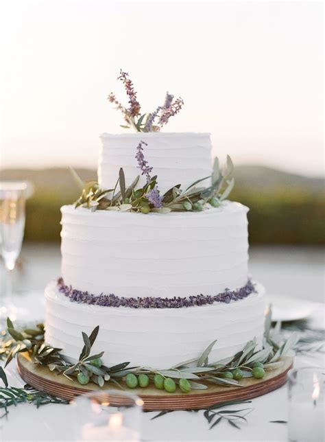 20 Purple Wedding Cake Ideas for a Striking Look