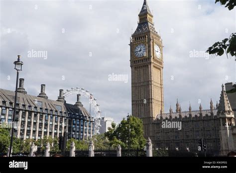 Big ben and London Eye Stock Photo - Alamy