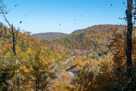 4 Amazing Fall Foliage Hikes in Eastern Pennsylvania - Prius for Two