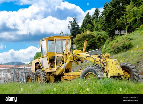 Old graders hi-res stock photography and images - Alamy