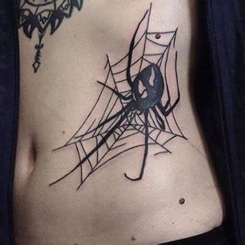 Aggregate 72+ spider stomach tattoo latest - in.cdgdbentre