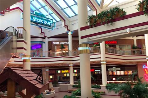 Stranger Things 3’s Starcourt Mall is actually a real dead mall - Curbed