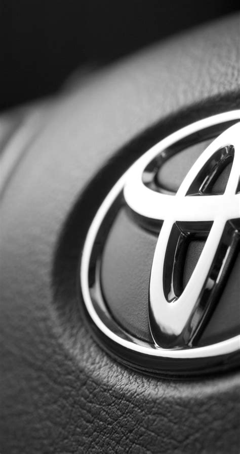 Toyota logo on the car - HD wallpaper