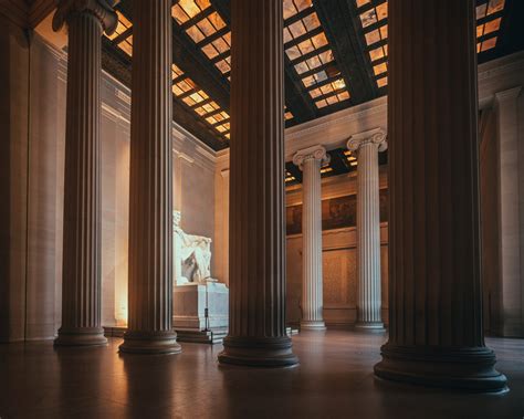 Lincoln Memorial on the National Mall (Travel Photo Guide)