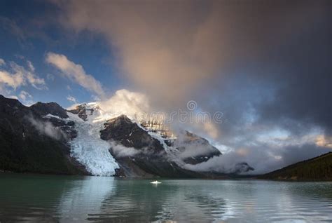 Sunrise Over Berg Lake in Mount Robson Provincial Park in British ...