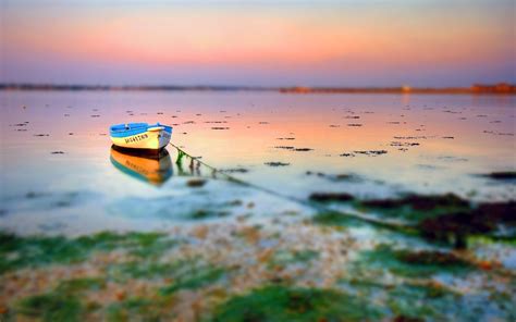 Boat Tilt Shift Wallpaper