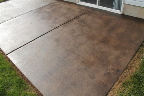 How To Stain Concrete Patio Yourself | Decodir