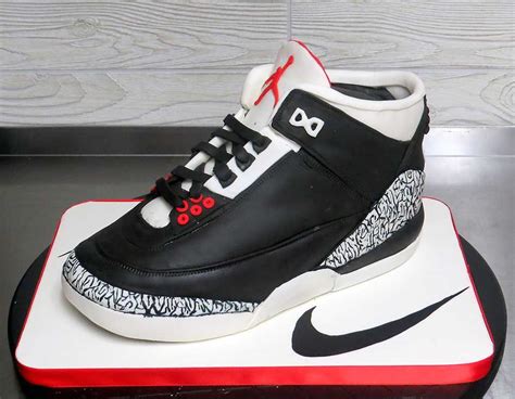 Nike Sneaker Cake | Nike cake, Shoe cakes, Cake bridal