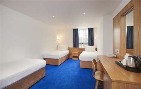 10 Top Hotels in London | Places to Stay w/ 24/7 Friendly Customer Service