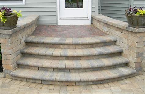 Pavers Step – Evergreen Pavers & Artificial Turf