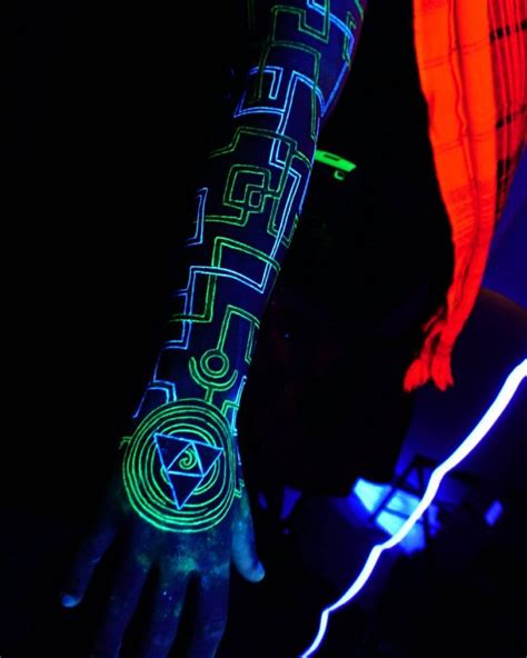 35 Awesome UV Tattoo Ideas - Gorgeously Glowing Body Art