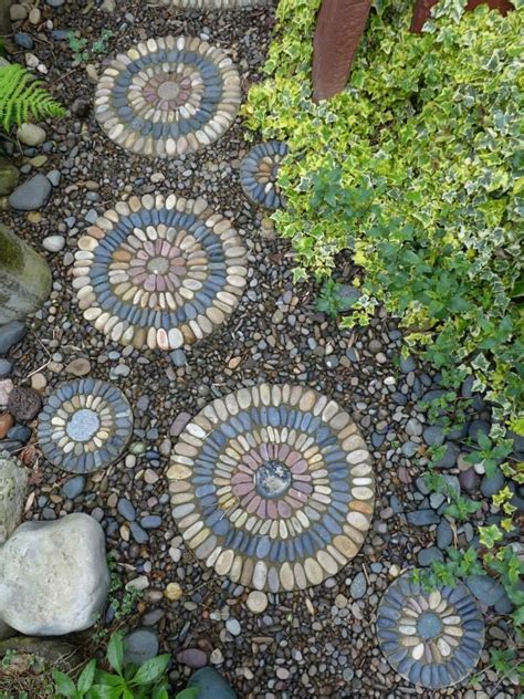 1000+ images about Mosaic Art in the Garden on Pinterest | Planters ...