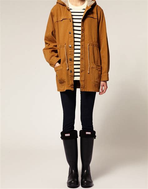 5 Outfit Ideas For A Rainy Fall Day