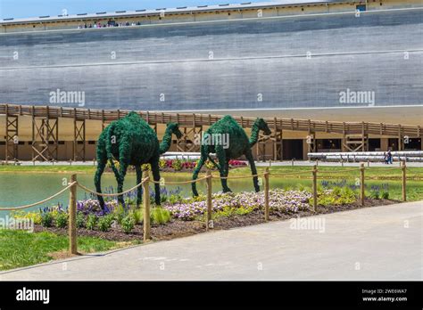 Life-size replica of Noah's Ark at the Ark Encounter historically ...