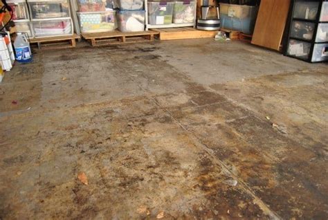 Garage Floor Makeover with Rust-Oleum EPOXYSHIELD