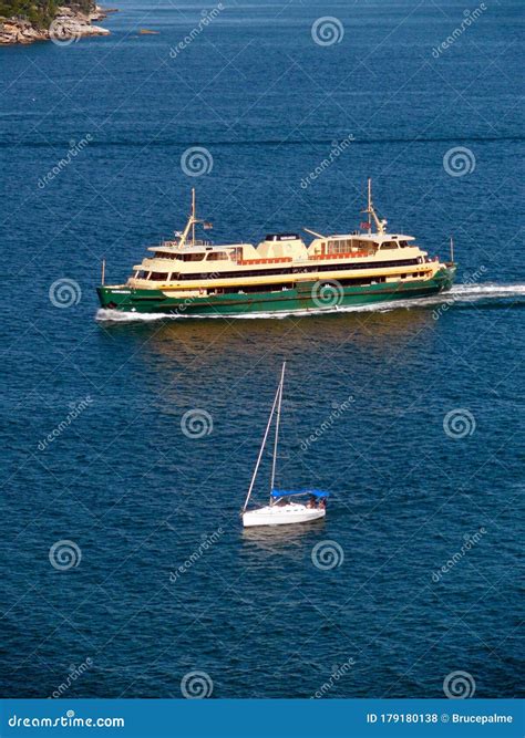 The Manly Ferry Makes Its Way Across Sydney Harbour Editorial Stock ...