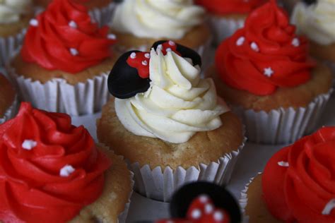 The Cake Trail: Disney Cupcakes