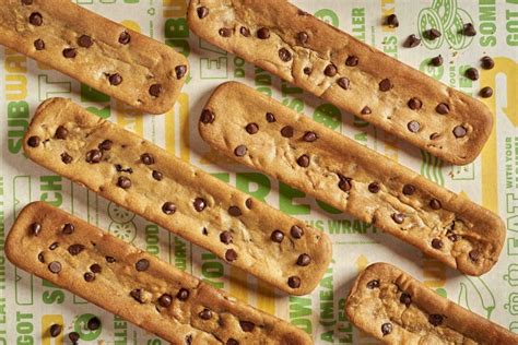 Subway Footlong Cookie 2025 - Toma Sibilla