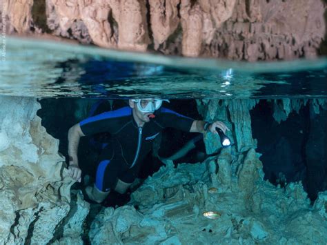 Snorkeling Cenote Dos Ojos - Riviera Maya, Mexico