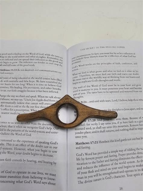 Page Holder/ Thumb Page Holder/book Lover/gift - Etsy