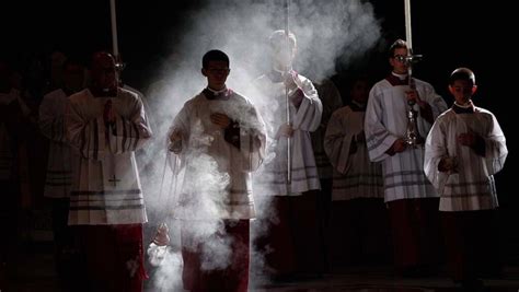 Holy Smokes: Why Do Catholics Use Incense? - Good Catholic™