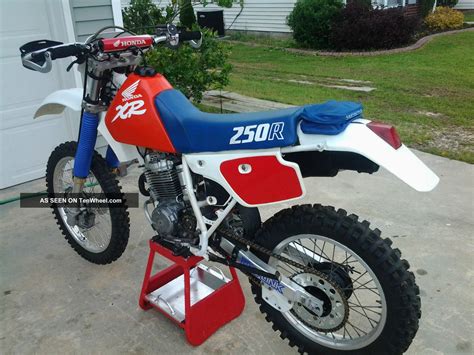 Honda Honda XR250R - Moto.ZombDrive.COM