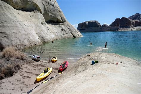 Lake Powell – Swimming & Kayaking – We Be Trippin!