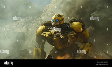 BUMBLEBEE, Bumblebee (voice: Dylan O'Brien), 2018. © Paramount Pictures ...