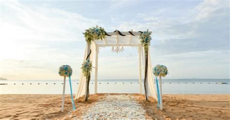 Best Beach Wedding Venues: 5 Amazing Location Ideas