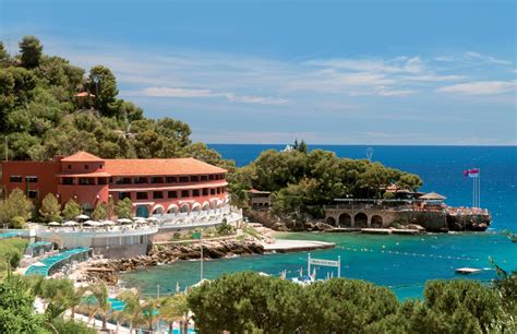 Monte-Carlo Beach Hotel – Cinnamon Circle