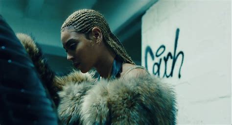 Beyoncé fur drives web crazy! | welovefur.com fur fashion blog