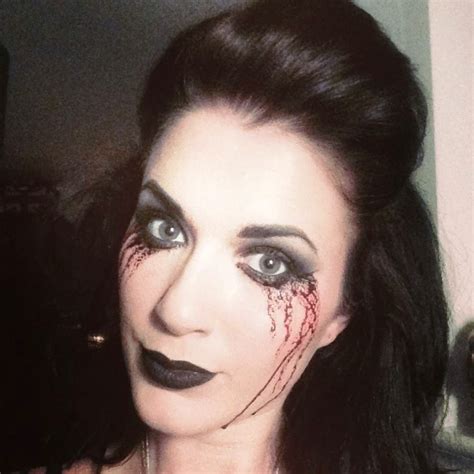 15 Creepy Halloween Blood Makeup Ideas For You - Instaloverz