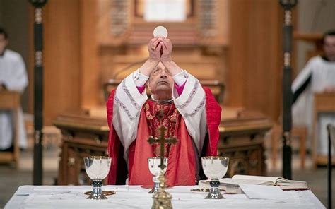 Bishop: Eucharist makes Mass a blessing, not burden - Catholic Courier