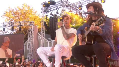 WATCH: Justin Bieber Performs His New Song 'Love Yourself' On Ellen ...