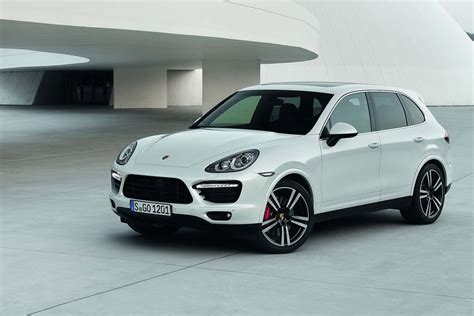 Porsche Reveals 550HP Cayenne Turbo S - autoevolution