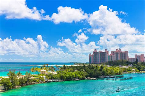 How to Plan a Day Trip to Atlantis Paradise Island in the Bahamas