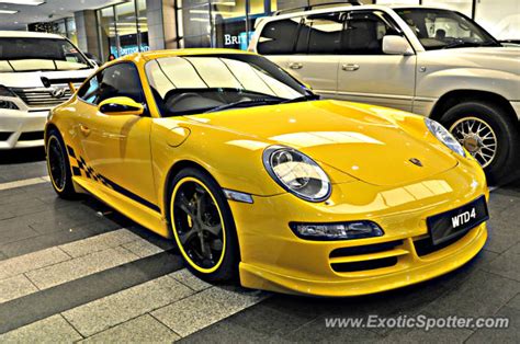 Porsche 911 spotted in Bukit Bintang KL, Malaysia on 12/15/2012, photo 2