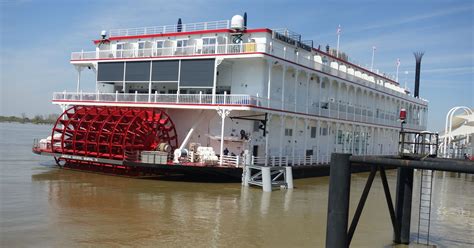 Explore mighty Mississippi via riverboat cruise