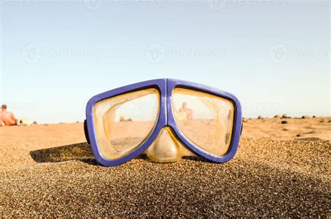 Snorkel on the beach 14789486 Stock Photo at Vecteezy