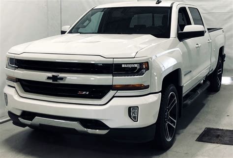 2017 Chevy Silverado Z71 White