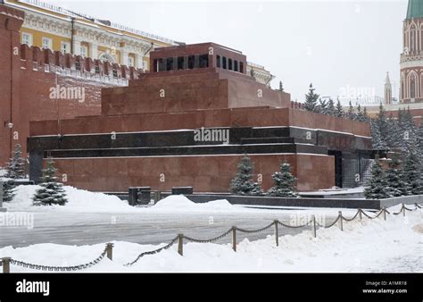 The mausoleum to Lenin in Red Square Moscow Stock Photo - Alamy