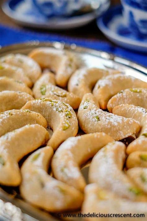 Vanillekipferl (German Crescent Cookies) - The Delicious Crescent