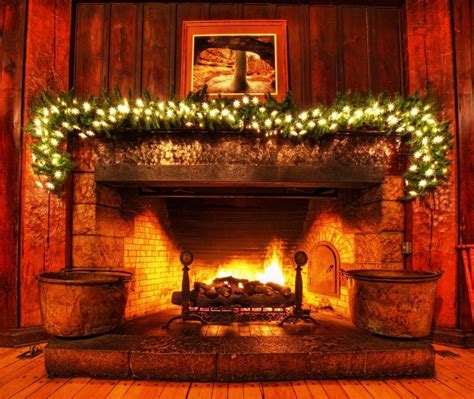 21 Amazing Christmas Fireplace Decor Ideas