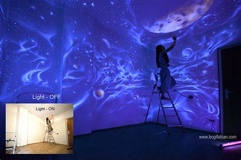 Artist Paints Rooms With Murals That Glow Under Blacklight | DeMilked