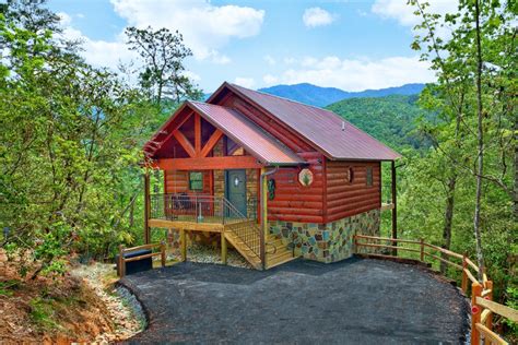 Ever After Cabin in Gatlinburg w/ 1 BR (Sleeps2)