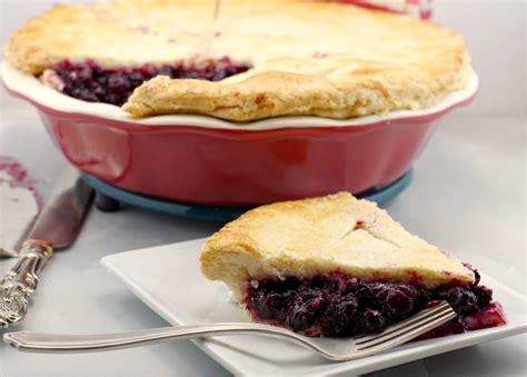 Saskatoon Berry Pie | Filling and Sauce - Food Meanderings